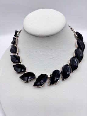 MCM Black Leaf-Link Thermoset Necklace JP460